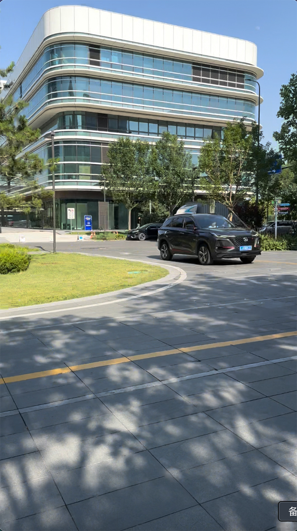 10分鐘一班免費擺渡，文鋒停車讓旅程輕松啟程